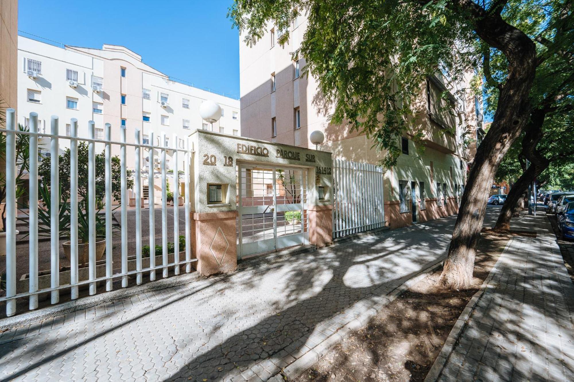 Apartmán Piso Familiar Virgen Del Rocio Sevilla Exteriér fotografie