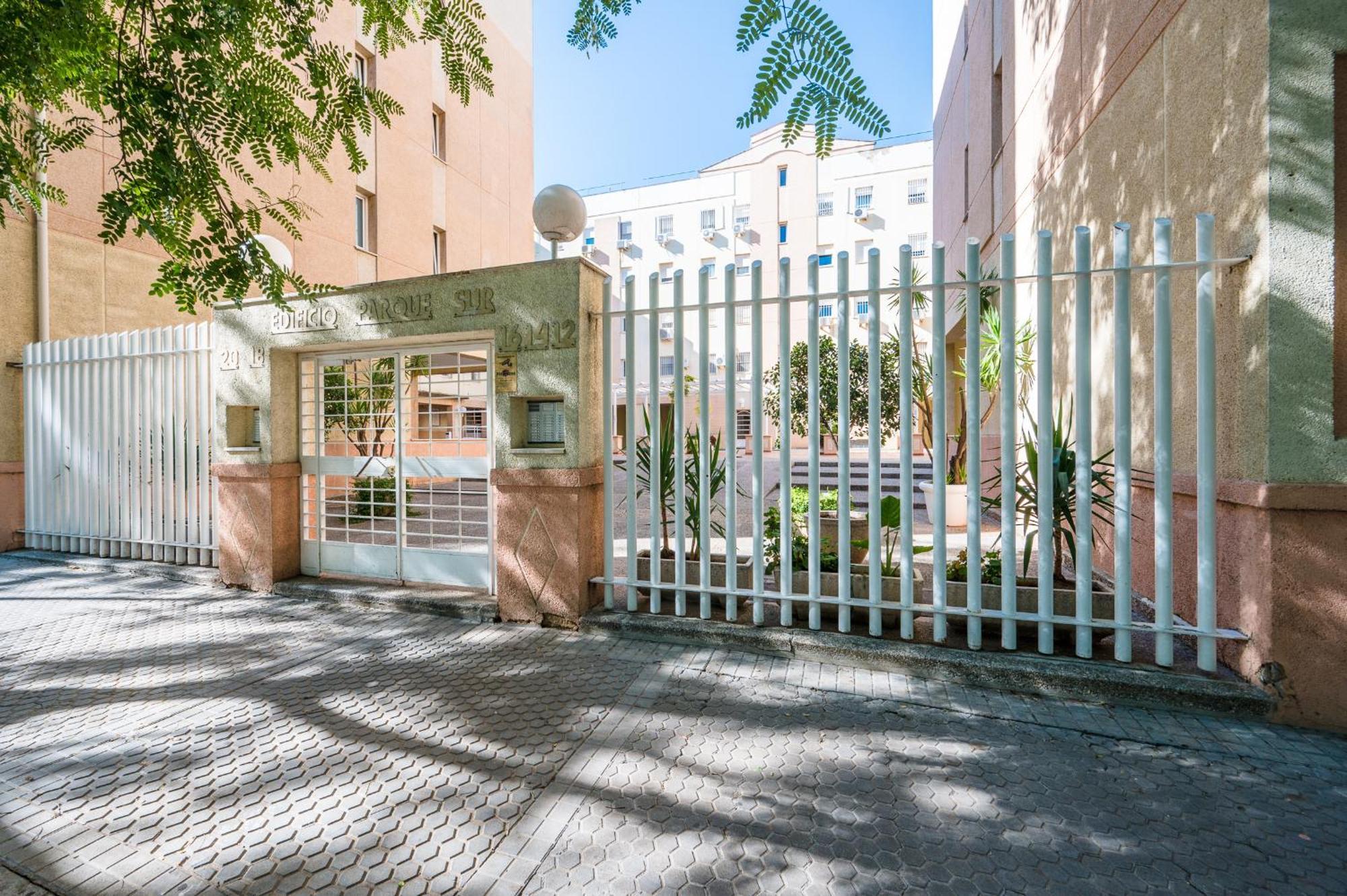 Apartmán Piso Familiar Virgen Del Rocio Sevilla Exteriér fotografie