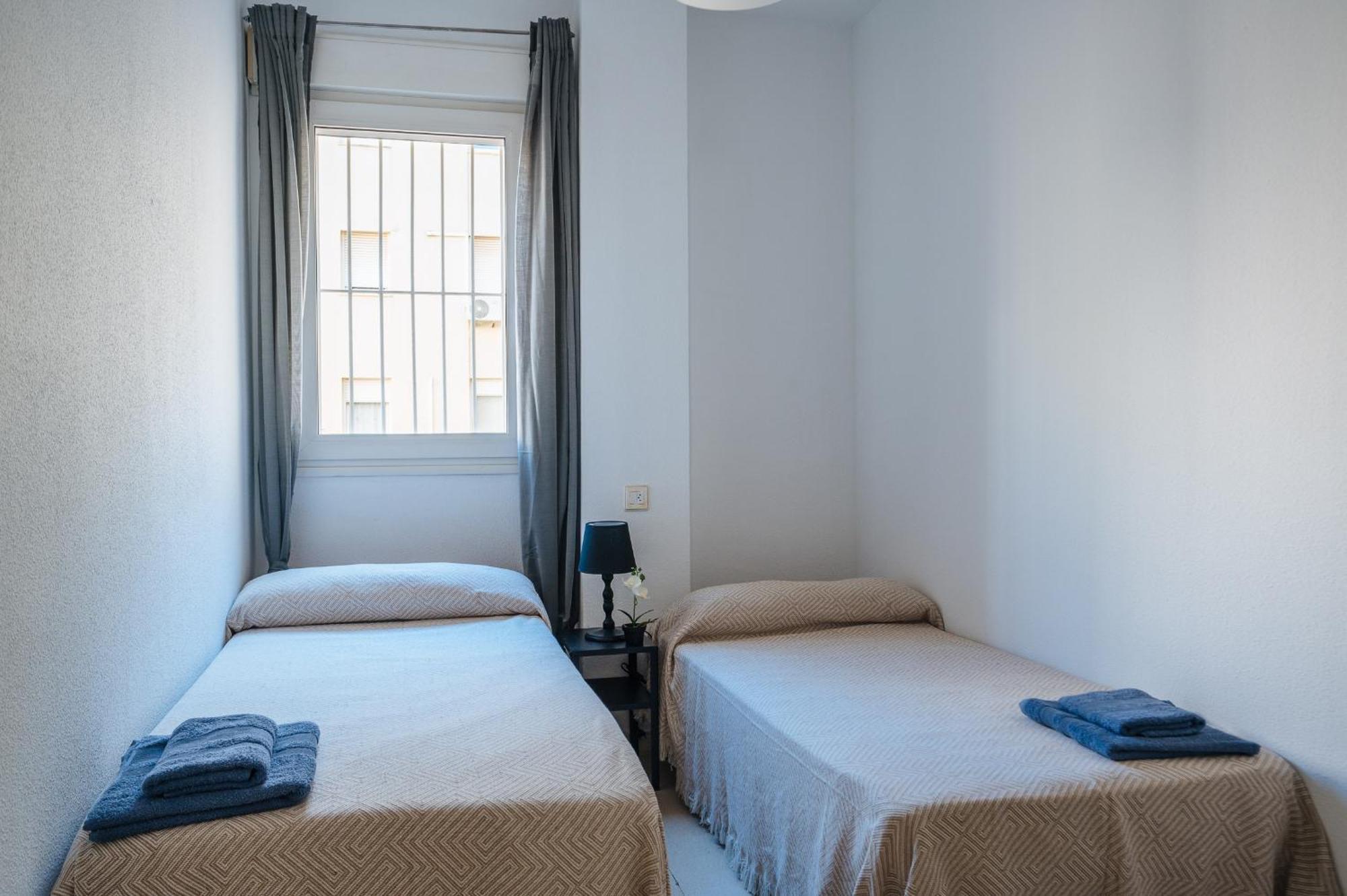 Apartmán Piso Familiar Virgen Del Rocio Sevilla Exteriér fotografie
