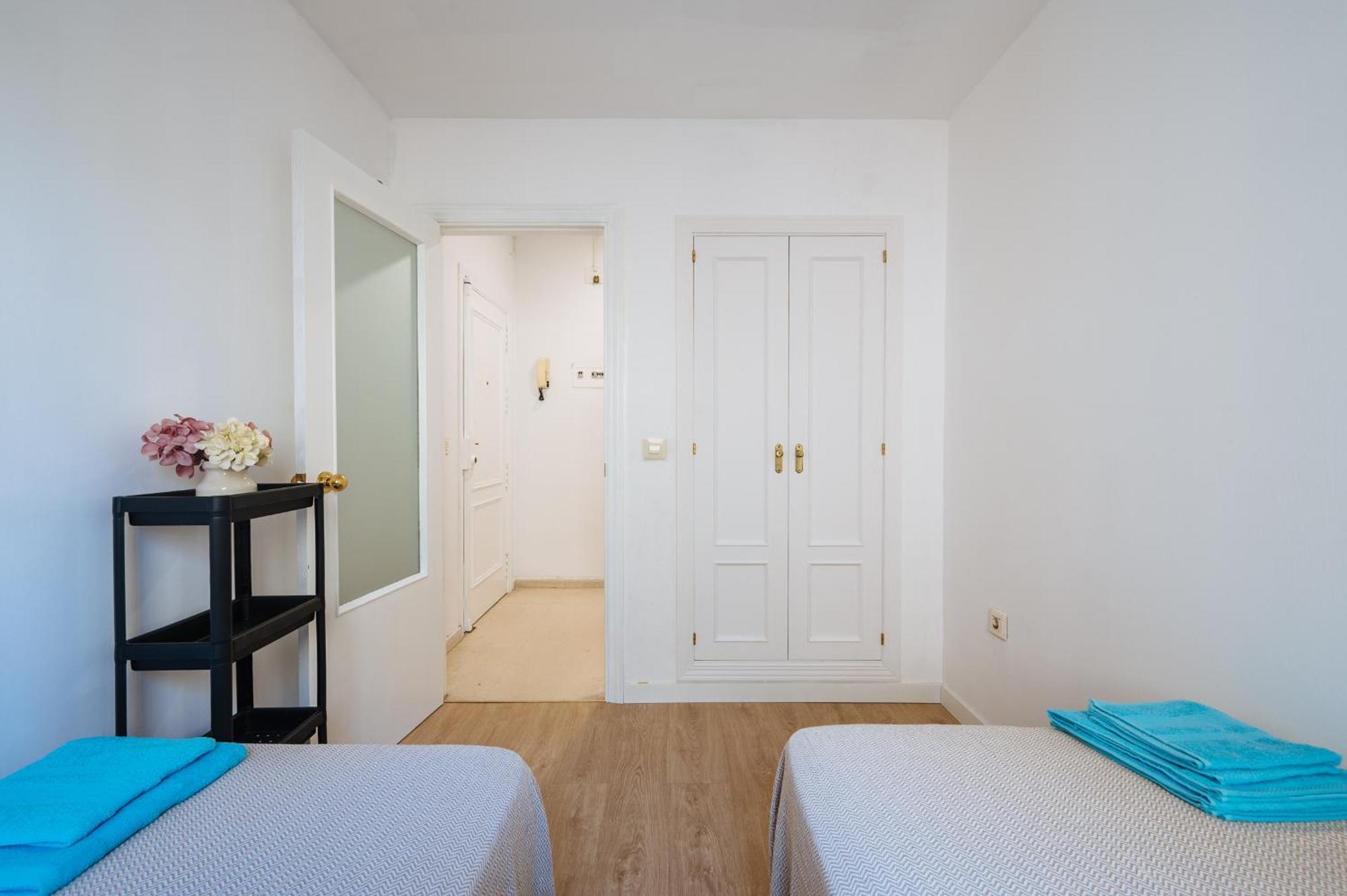 Apartmán Piso Familiar Virgen Del Rocio Sevilla Exteriér fotografie