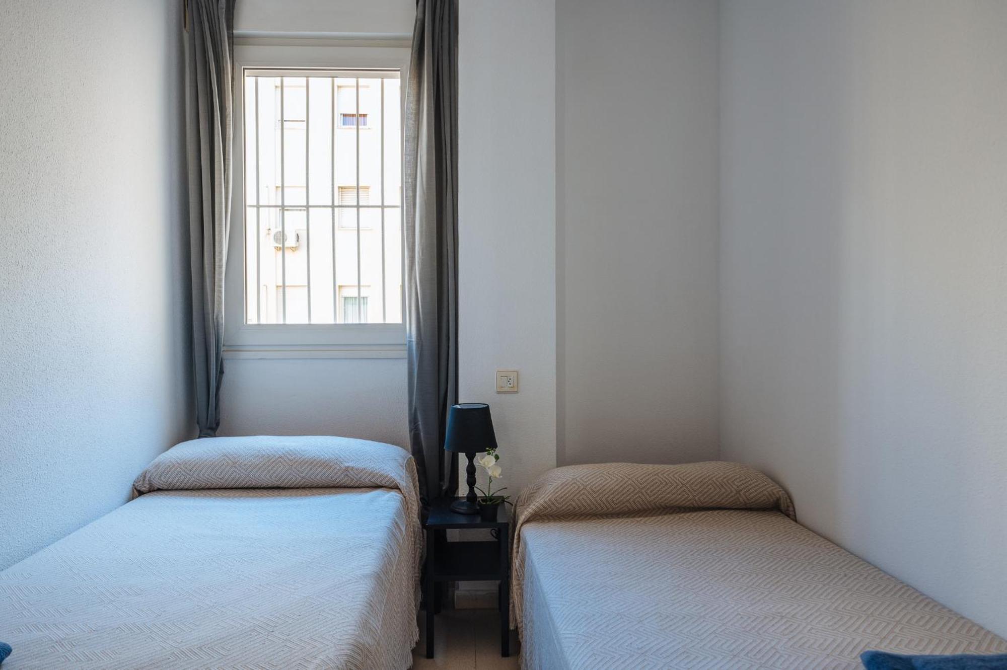 Apartmán Piso Familiar Virgen Del Rocio Sevilla Exteriér fotografie